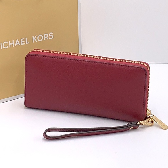 MICHAEL KORS
Leather Continental Wristlet Phone Case Wallet
Oxblood
NWT - Picture 3 of 16